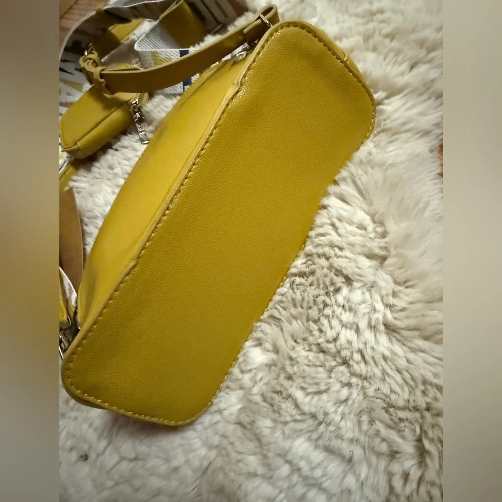 🆕 Steve Madden Crossbody With Extra Strap Merigold